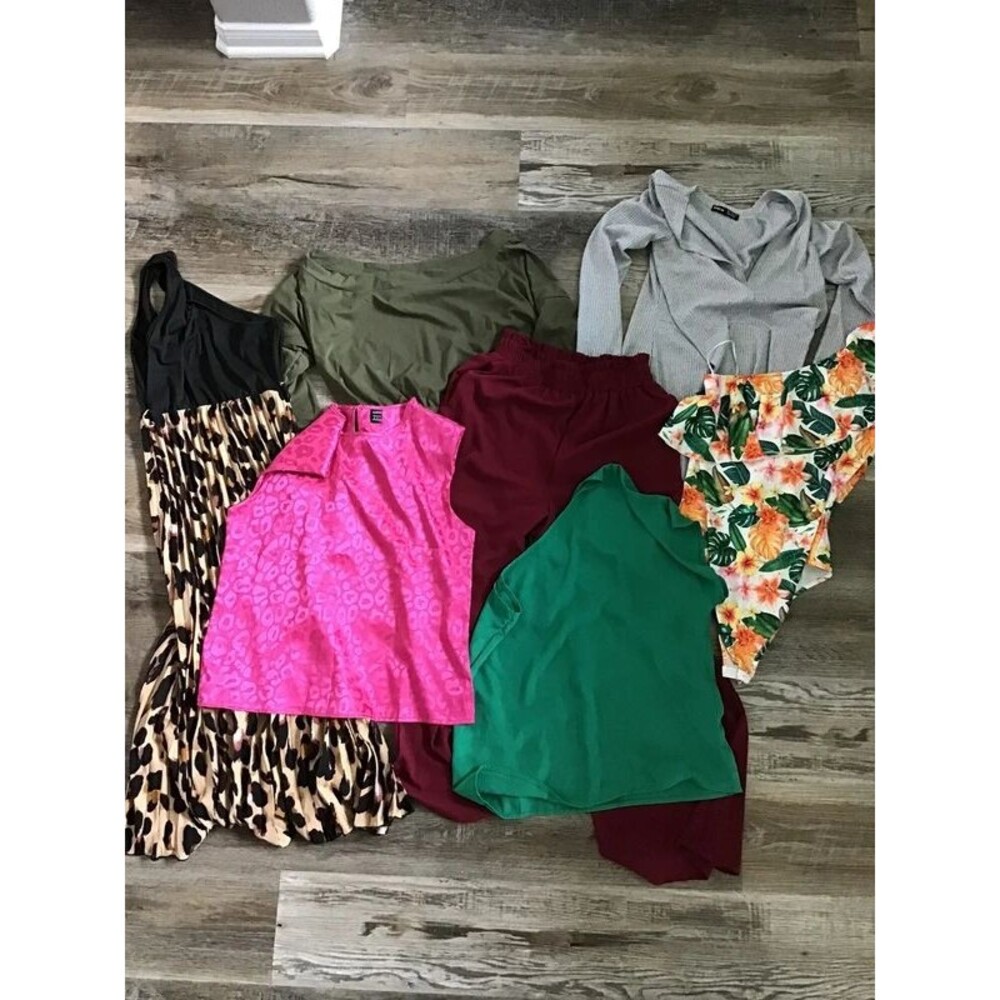 SHEIN Women’s Size Medium 7-Piece Clothing Bundle Medium